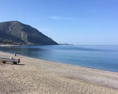 Holiday home Piccola Bouganville Gioiosa Marea